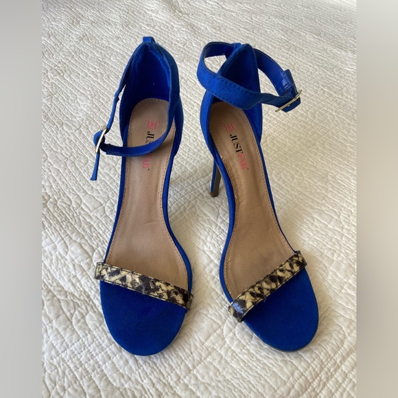 Blue heels with adjustable ankle strap - Picture 2 of 4